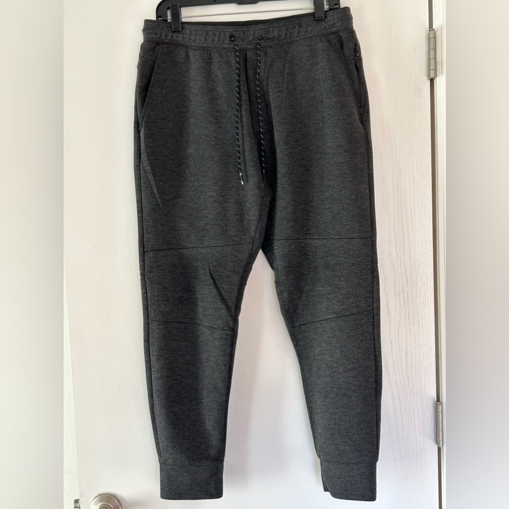 American Eagle men’s stretch joggers Size M